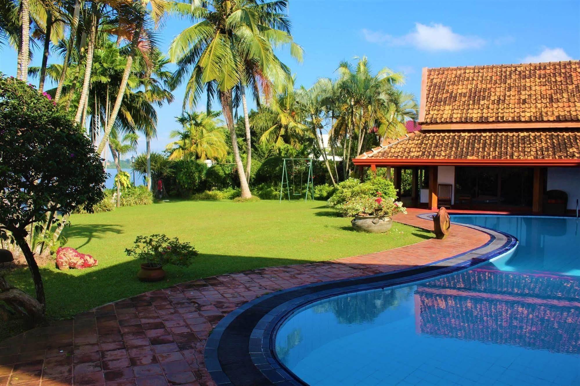 Blue Water Villa 皮利亚恩达拉 外观 照片